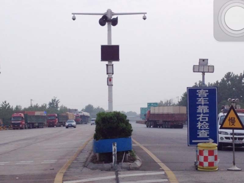 開封市高速交警支隊(duì)固定測速現(xiàn)場攔截系統(tǒng)